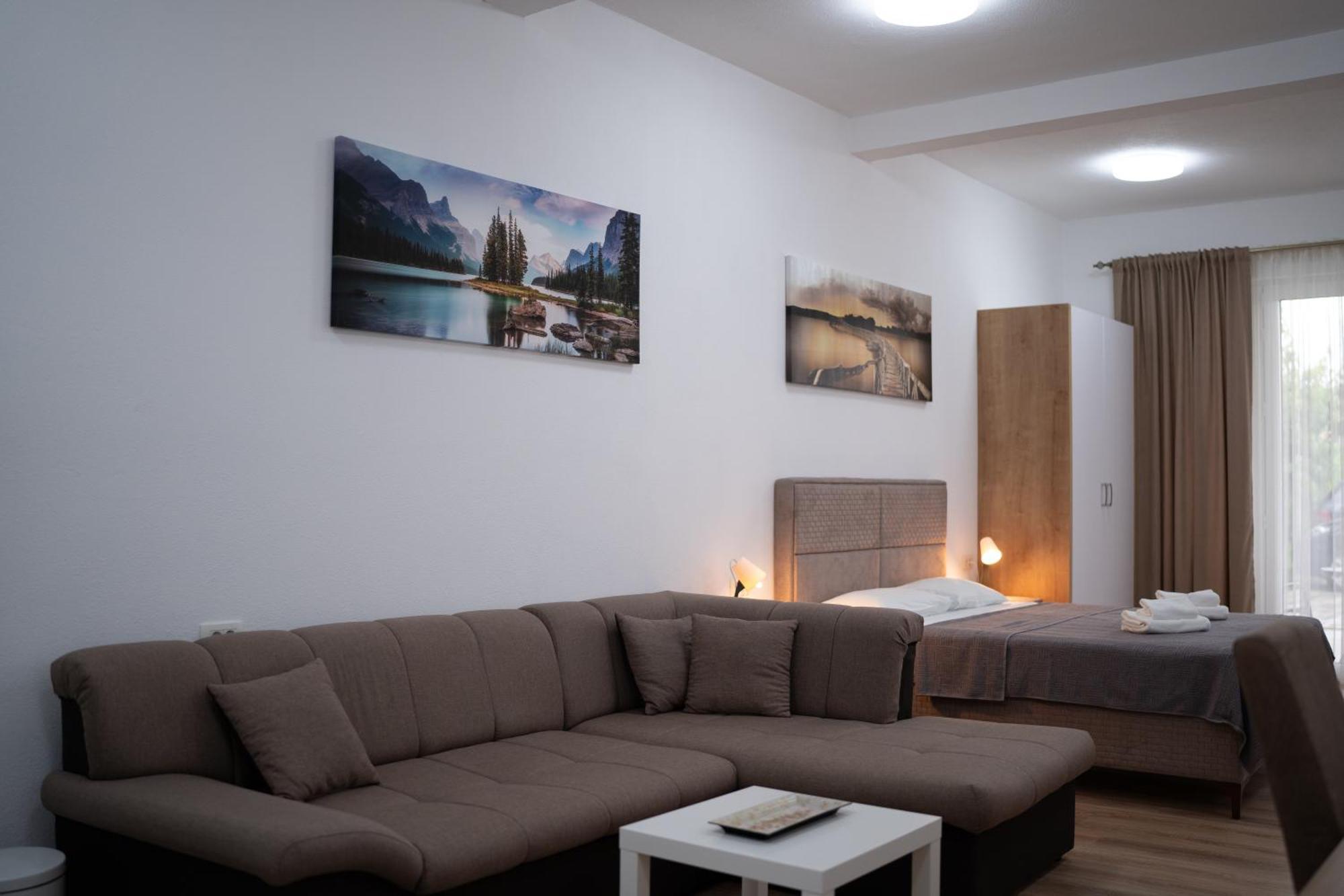 Dane Apartment Airport Podgorica Mitrovici  Luaran gambar