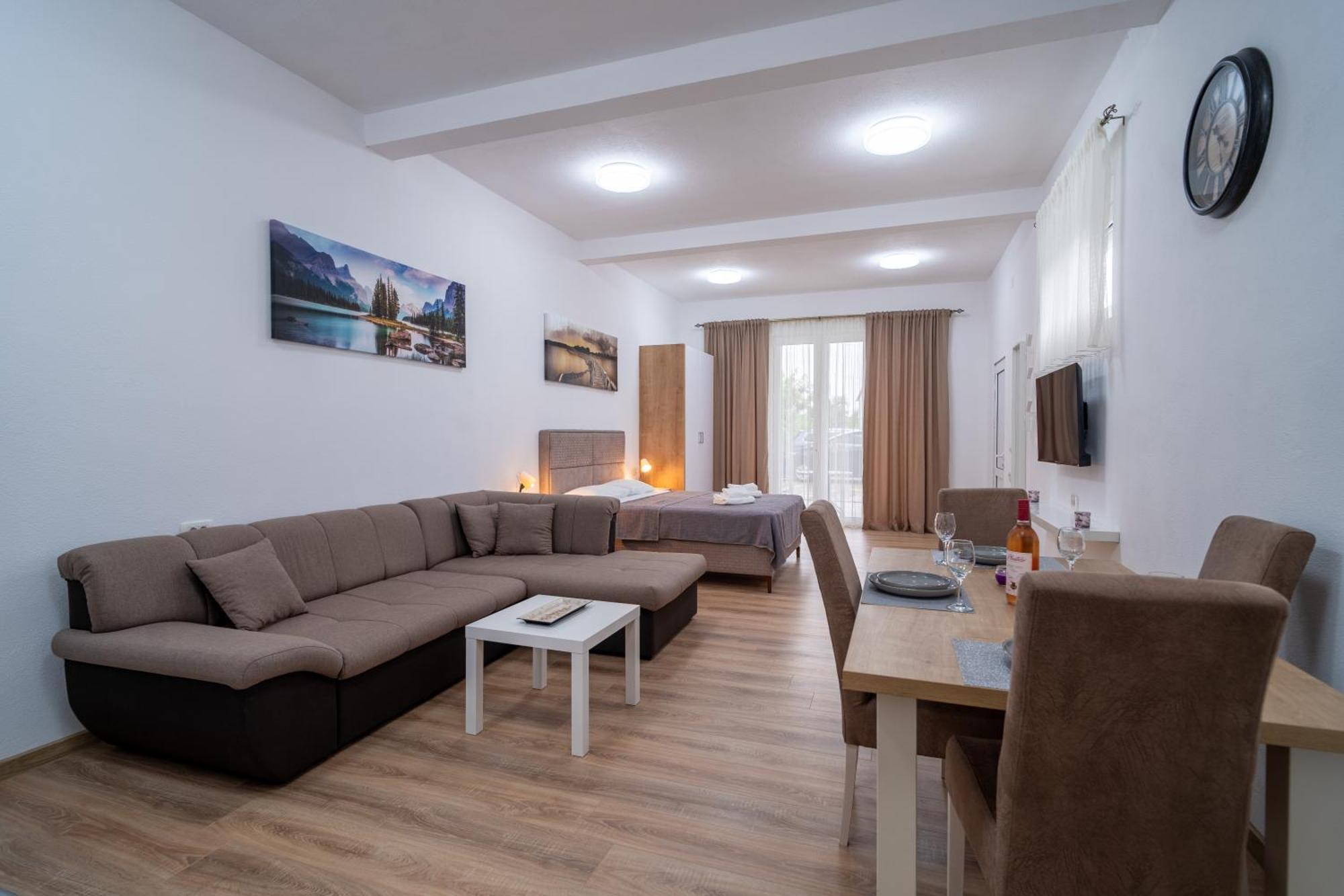 Dane Apartment Airport Podgorica Mitrovici  Luaran gambar