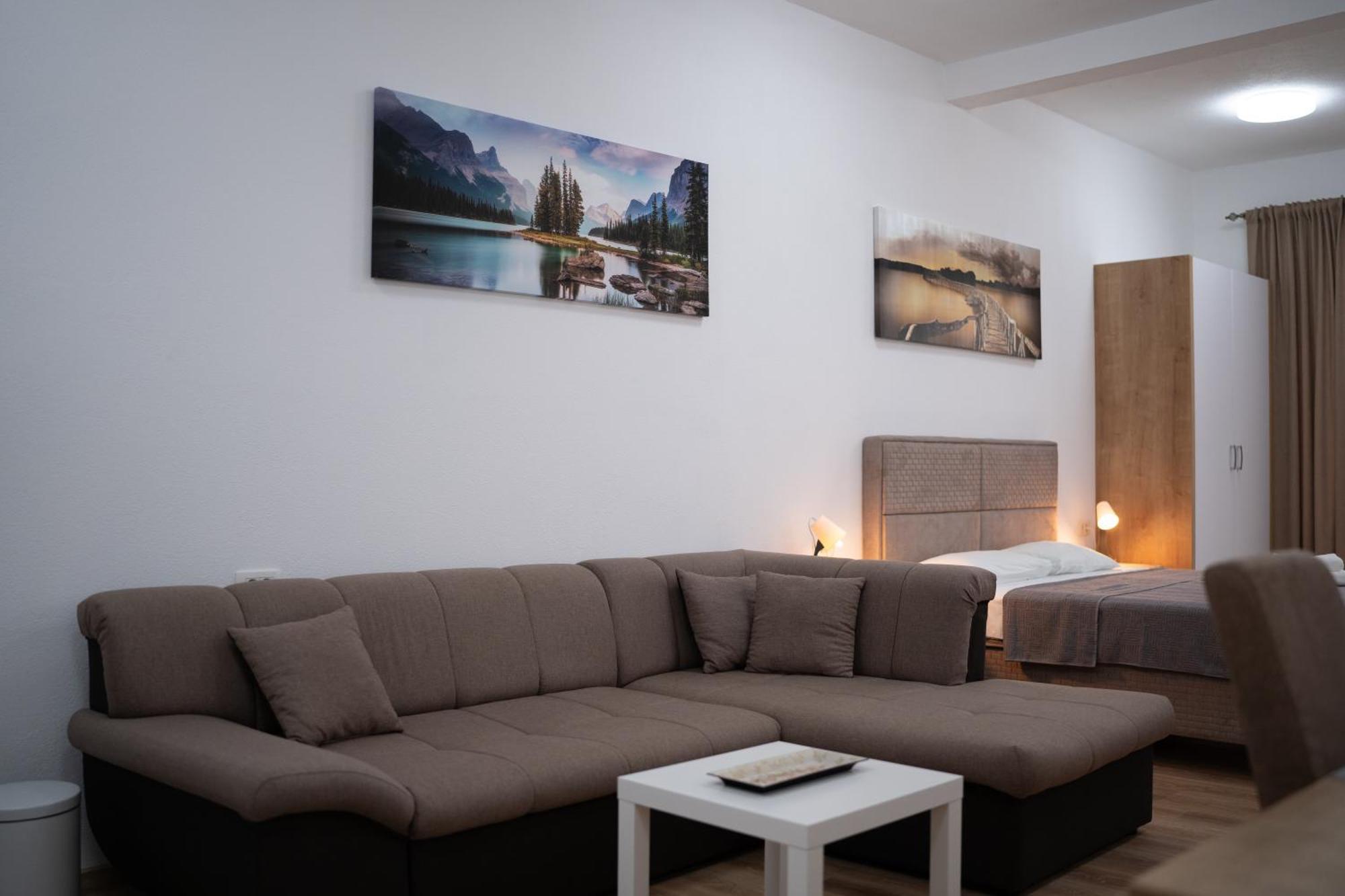Dane Apartment Airport Podgorica Mitrovici  Luaran gambar
