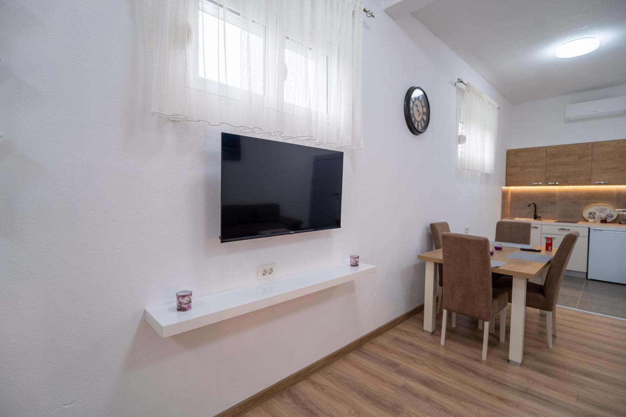 Dane Apartment Airport Podgorica Mitrovici  Luaran gambar